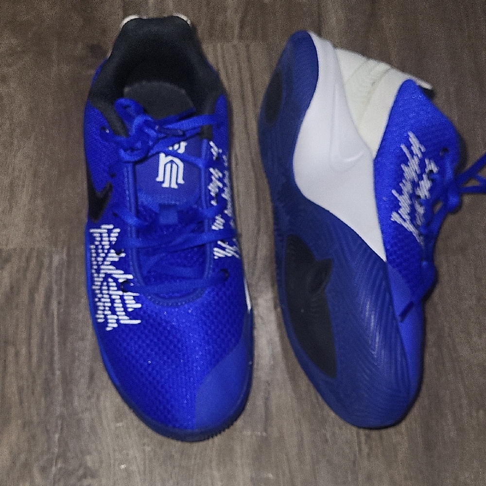 Nike Kids Blue and White Mesh Athletic Sneakers 7y